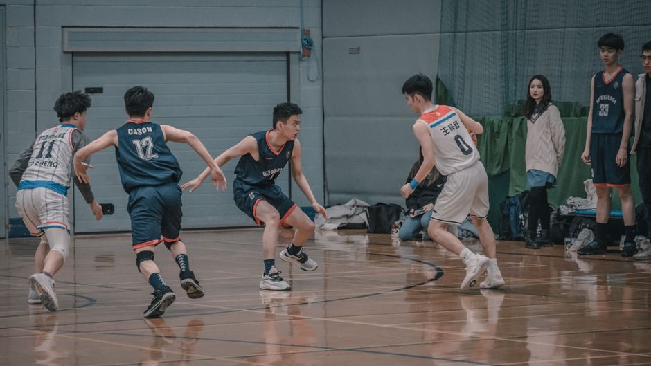 开云体育,中国后卫线失误频频 三分14中2暴露组织短板 赛后焦点